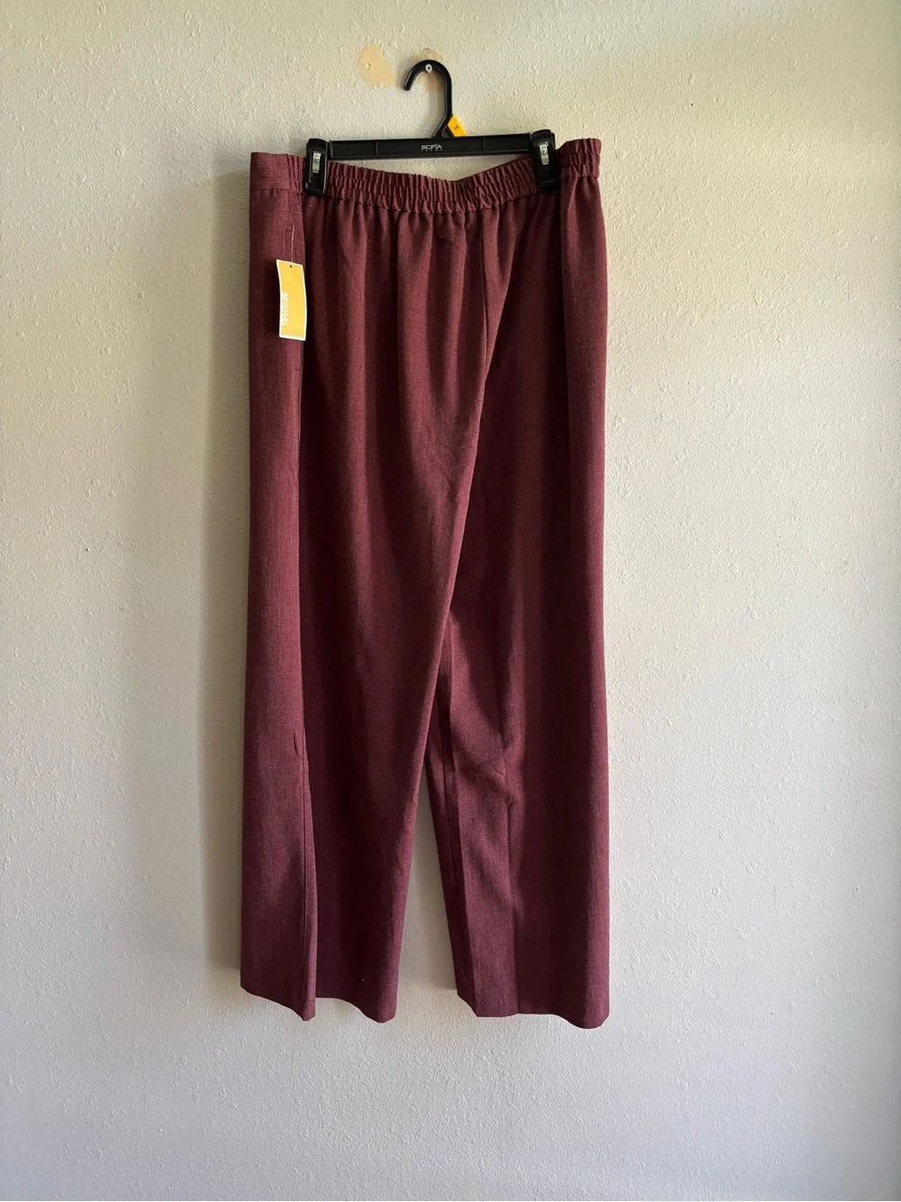 Michael Kor’s women pants in Burgundy